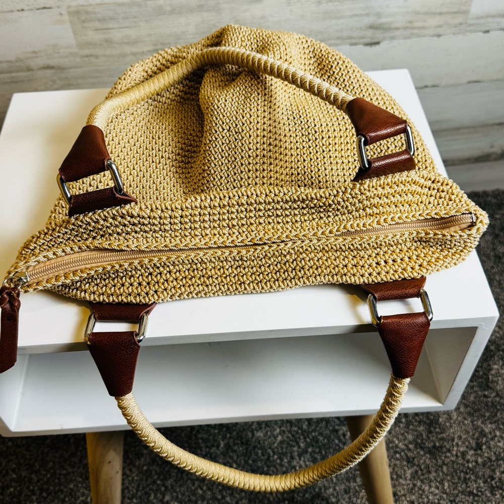 The Sak Shoulder Purse or Satchel Crochet Tan Leather Strap Handle HOBO Purse - Picture 4 of 16
